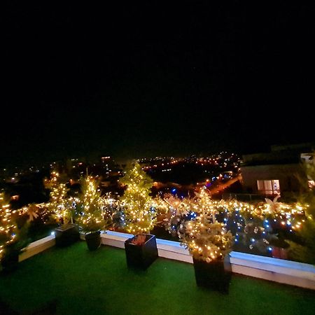 Penthouse View Aeroport Iasi Apartment Bagian luar foto