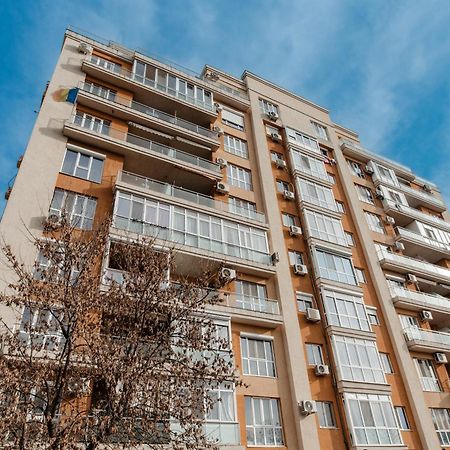Penthouse View Aeroport Iasi Apartment Bagian luar foto