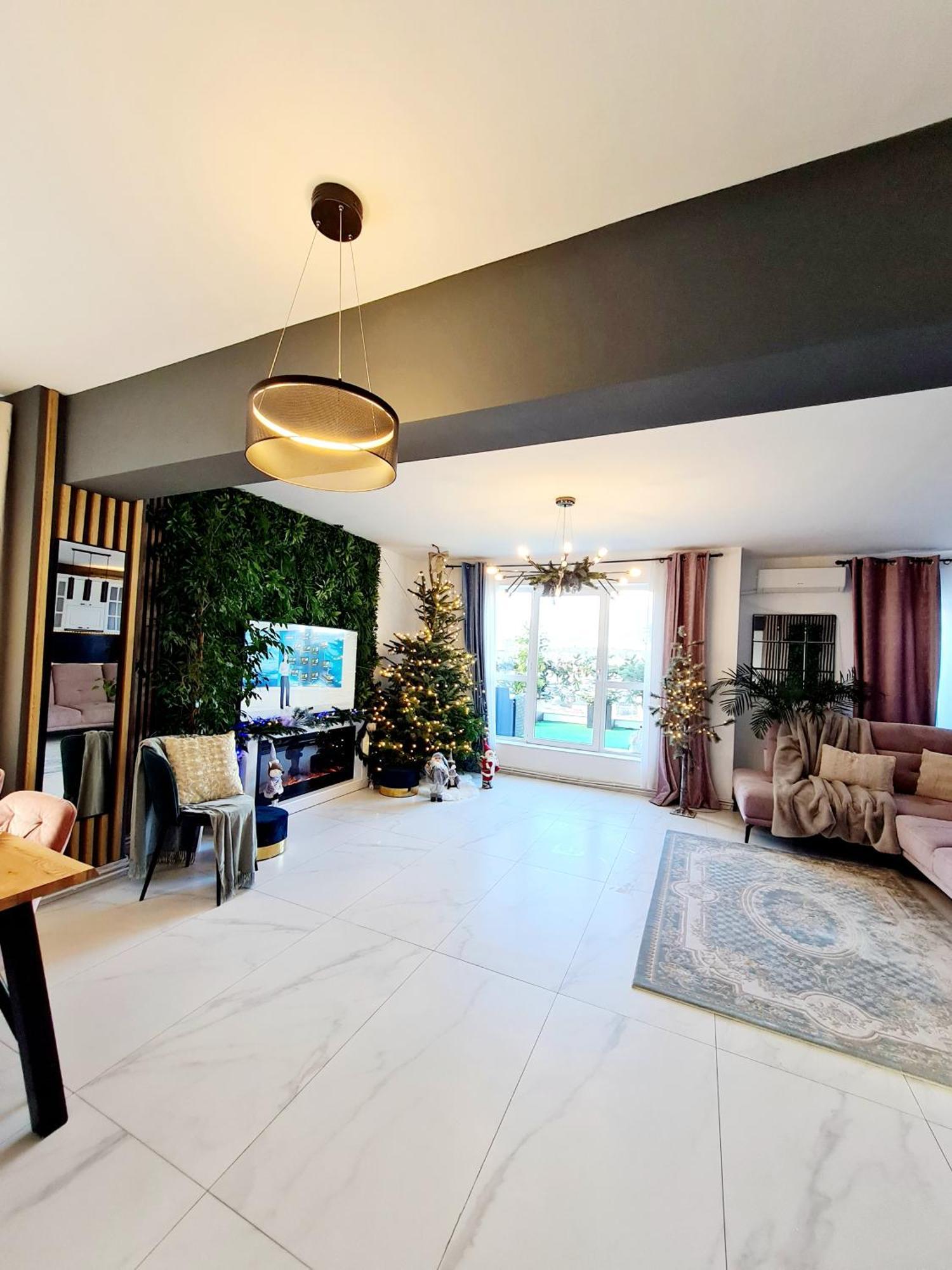 Penthouse View Aeroport Iasi Apartment Bagian luar foto