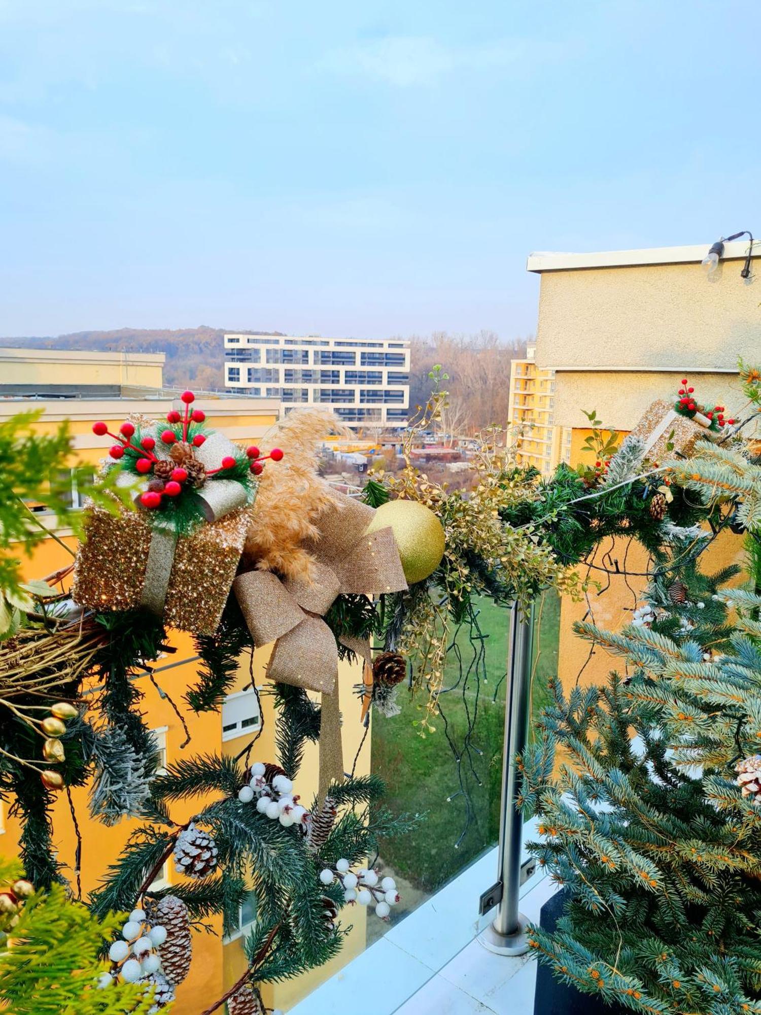 Penthouse View Aeroport Iasi Apartment Bagian luar foto
