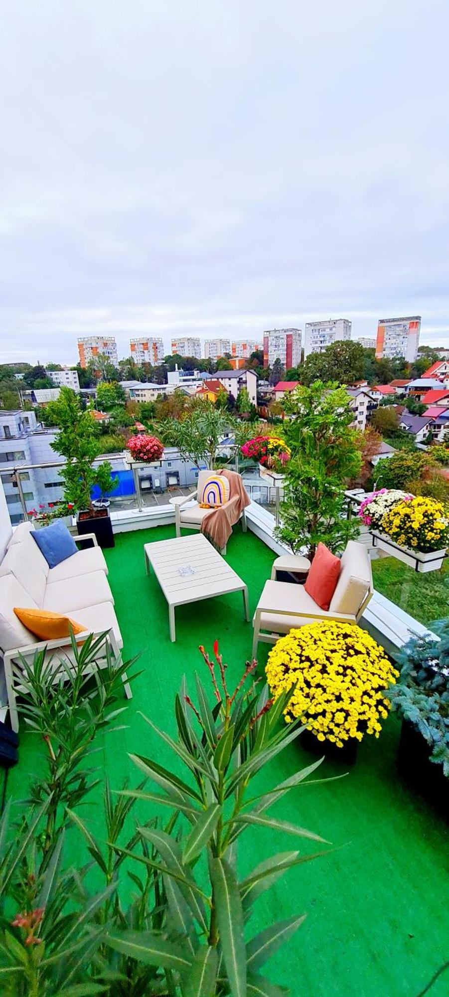 Penthouse View Aeroport Iasi Apartment Bagian luar foto